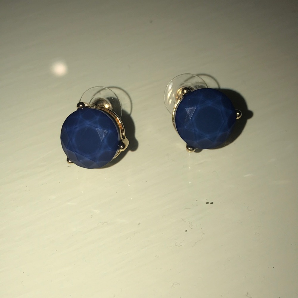 Classic blue studs